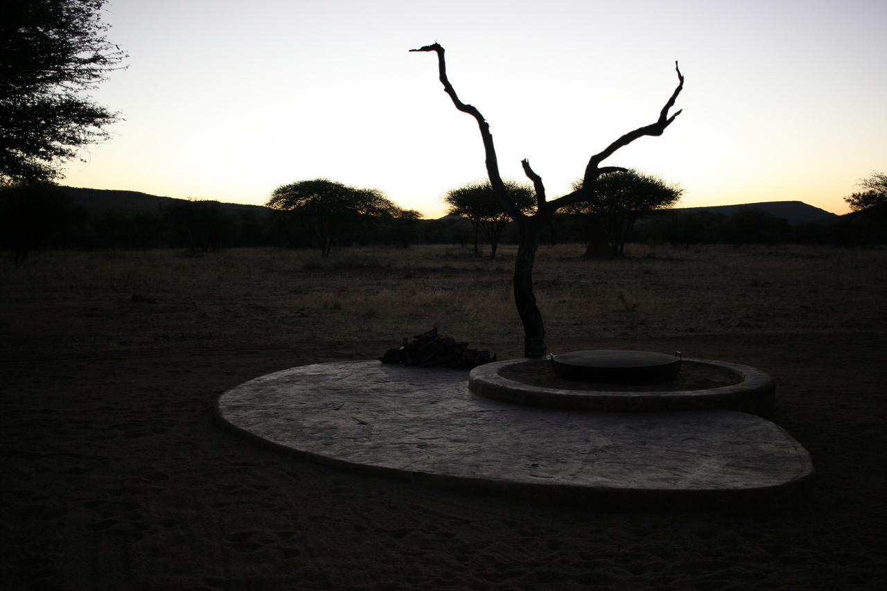 [471] 2016_06_22_01_27_24_Africa_Canon_EOS_30D_IMG_1742_00010.jpg