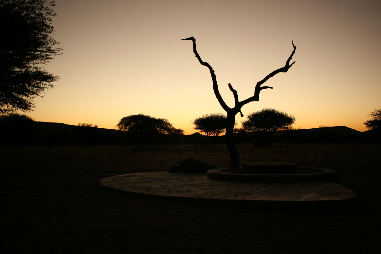 [480] 2016_06_22_01_28_37_Africa_Canon_EOS_30D_IMG_1746_00193.jpg