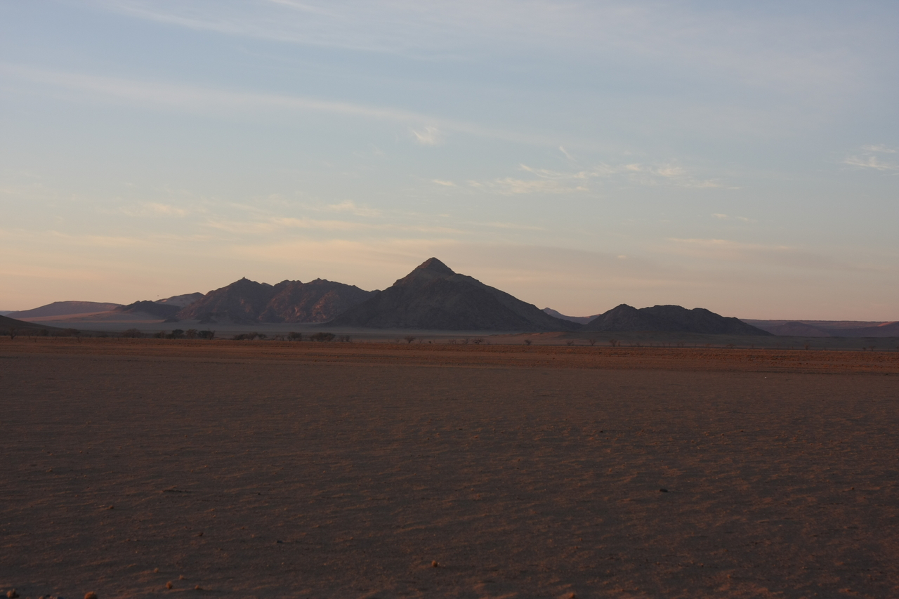 [14654] 2016_06_25_01_52_49_Africa_Canon_EOS_40D_IMG__09718.jpg