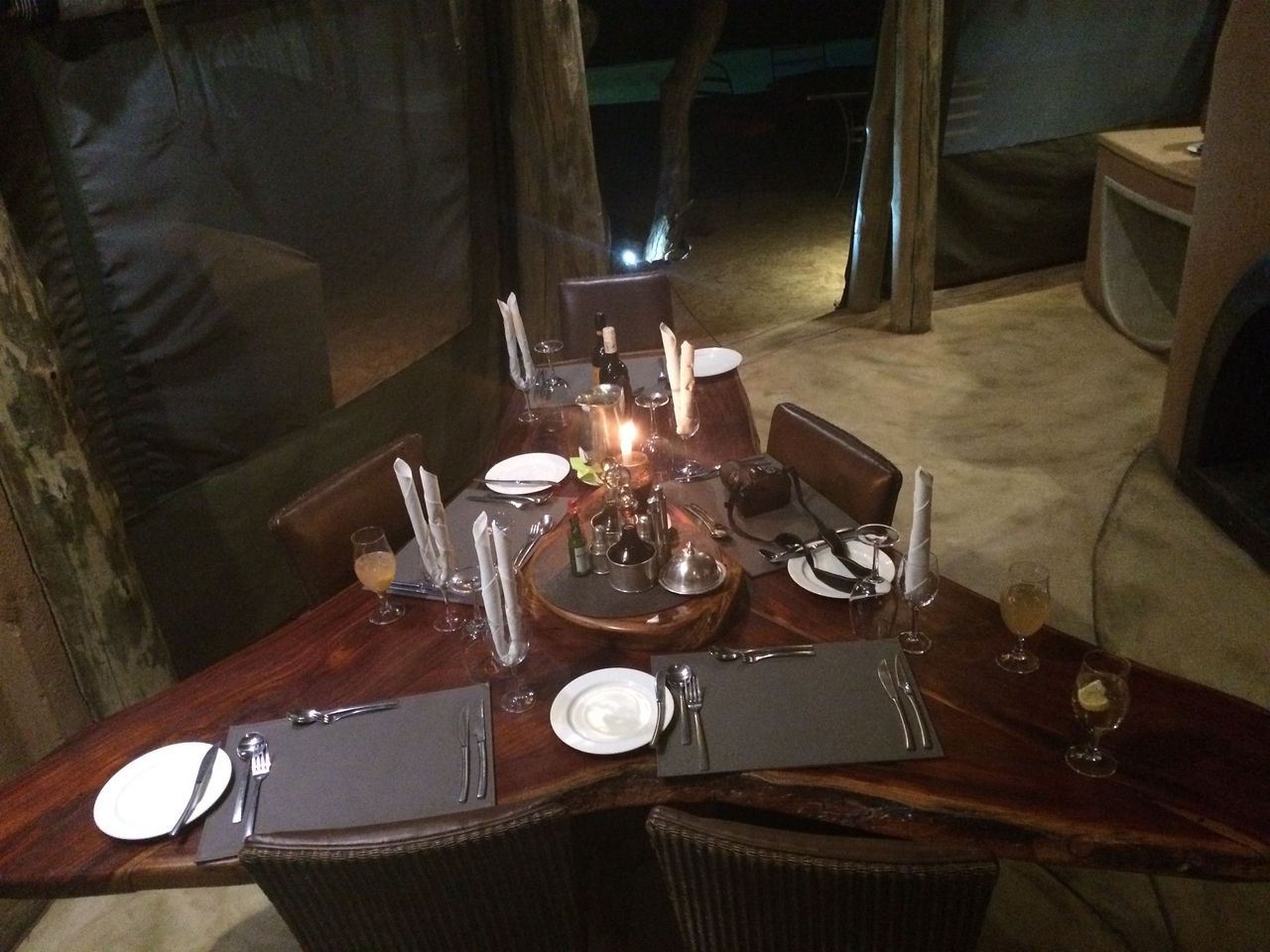 [323] 2016_06_21_14_54_39_Africa_iPhone_5s_IMG__00111.jpg