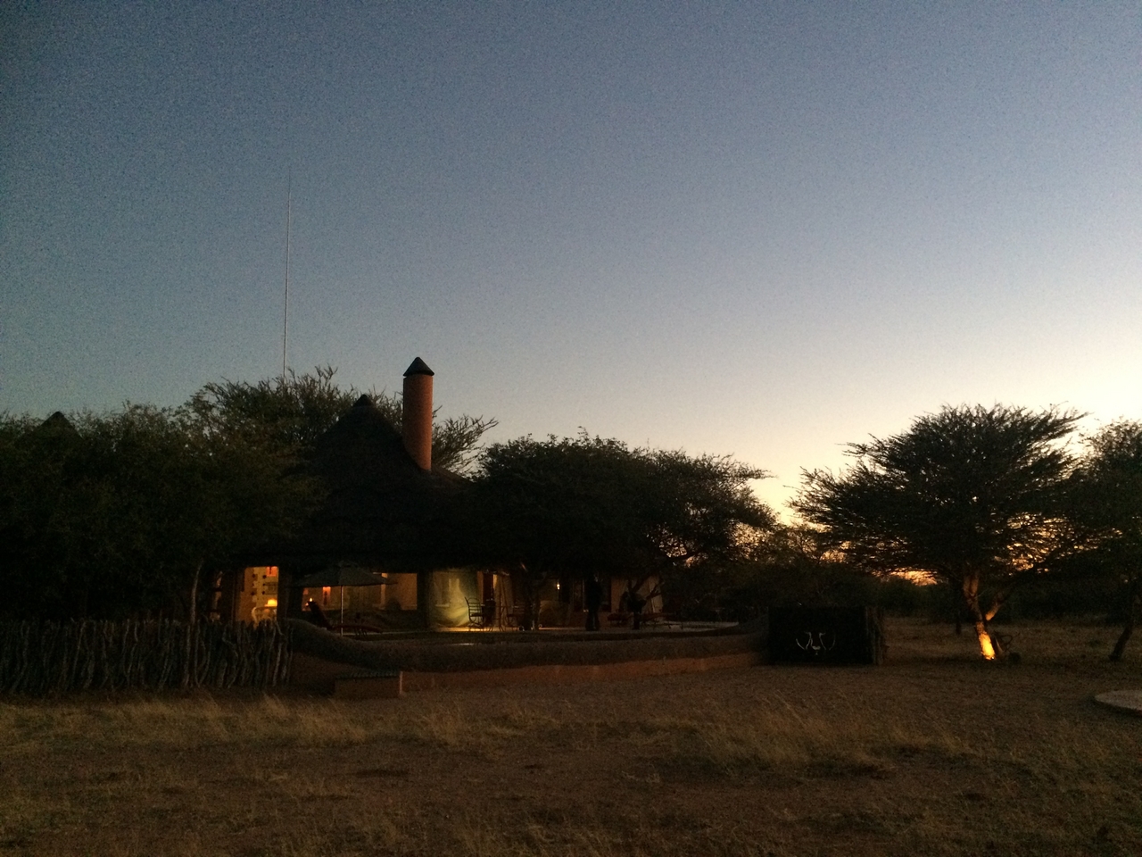 [453] 2016_06_22_01_07_25_Africa_iPhone_5s_IMG_8042_00130.jpg