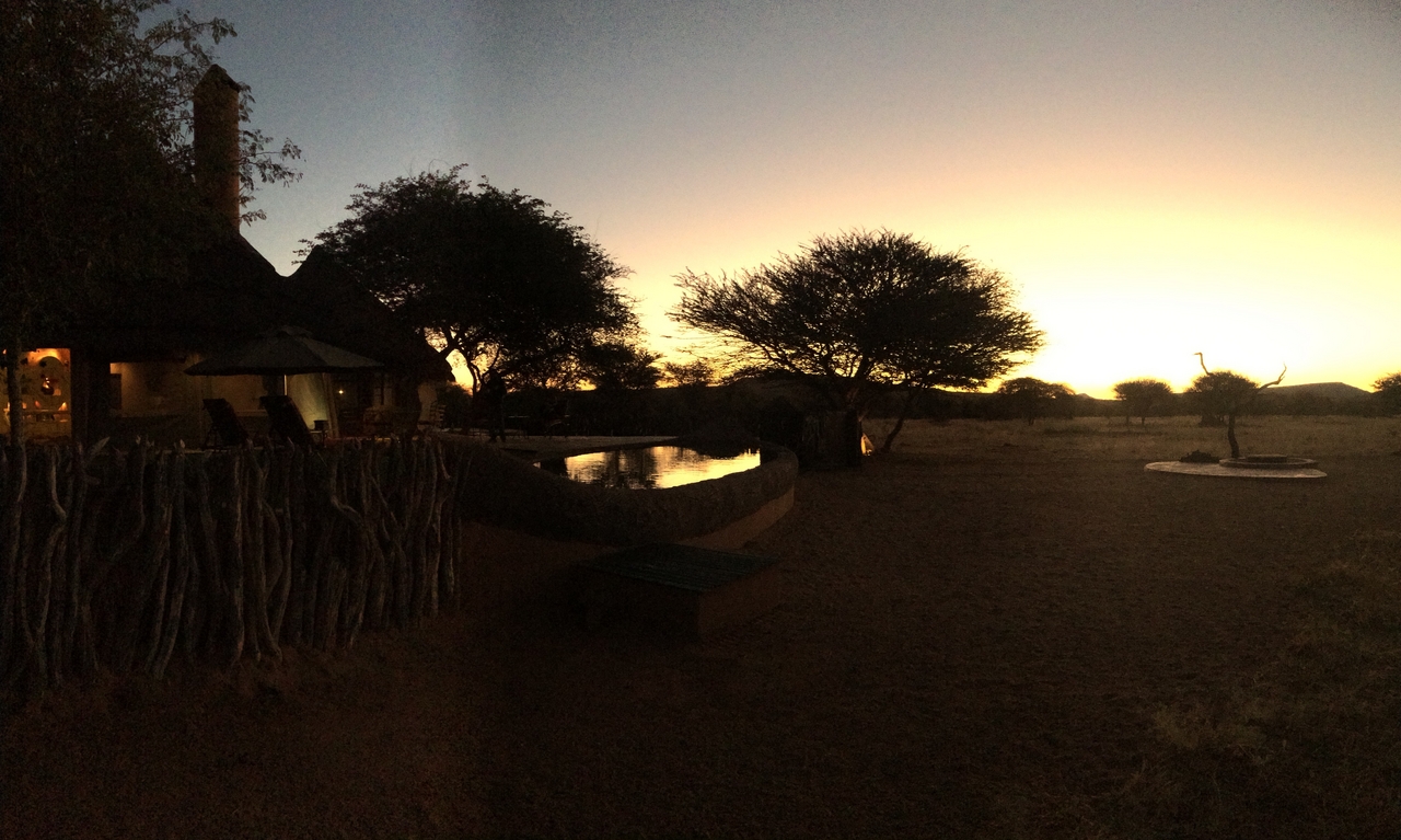[463] 2016_06_22_01_08_39_Africa_iPhone_5s_IMG__00135.jpg