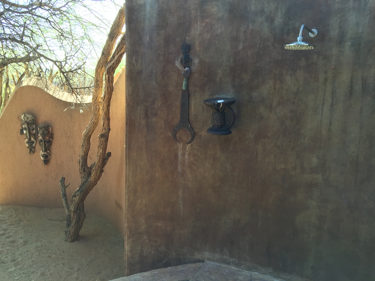 [3535] 2016_06_22_13_49_14_Africa_iPhone_6_Plus_IMG_3457_06726.jpg