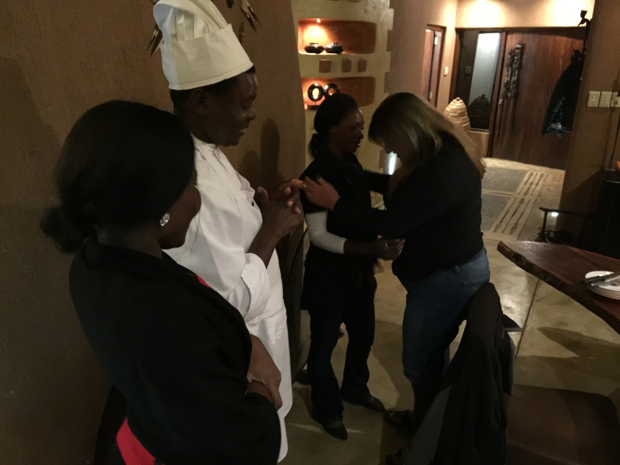 [13667] 2016_06_23_20_40_07_Africa_iPhone_6_Plus_IMG_3564_00205.jpg