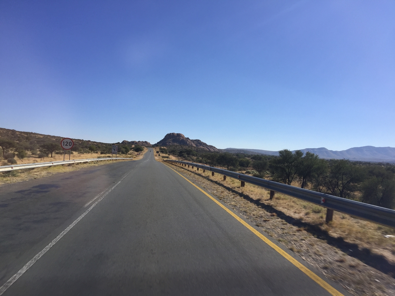 [13799] 2016_06_24_10_01_00_Africa_iPhone_6_Plus_IMG_3573_00211.jpg